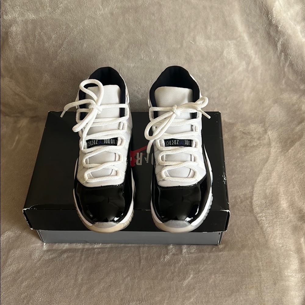 JORDAN 11 RETRO 'CONCORD' 2018 Men Size 8 Great Condition Wore 3X